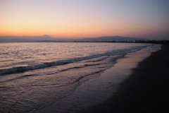 097-Plage d'Enoshima, slihouette du mont Fuji