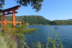 Hakone - Le lac et le torii